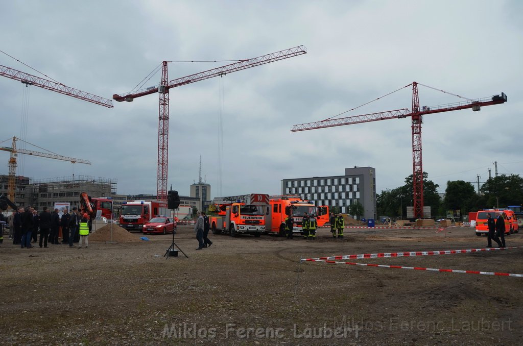 Erster Spatenstich Neues Feuerwehrzentrum Koeln Kalk Gummersbacherstr P045.JPG - Miklos Laubert
